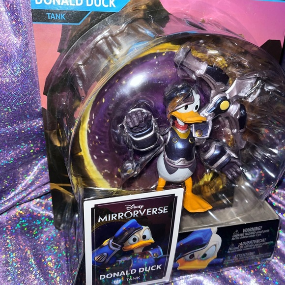 Disney MirrorVerse Donald Duck - Picture 2 of 5